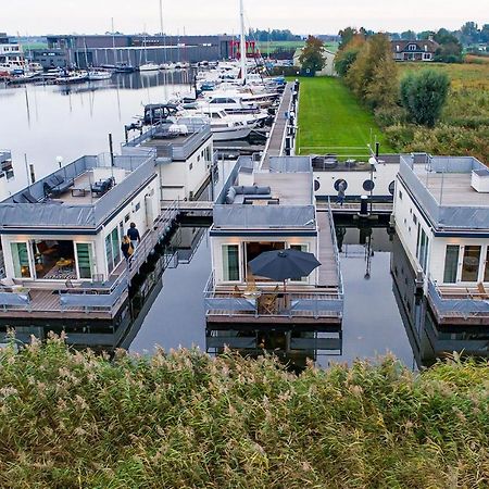 Stunning Ship In Aalsmeer With Harbor View Exterior photo